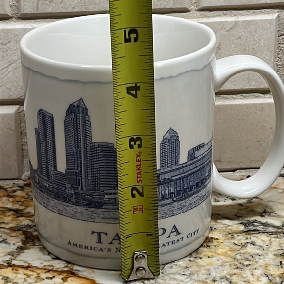 2007 Starbucks Coffee Company City of Tampa Mug 18 fl oz Architecture Series - Picture 12 of 14